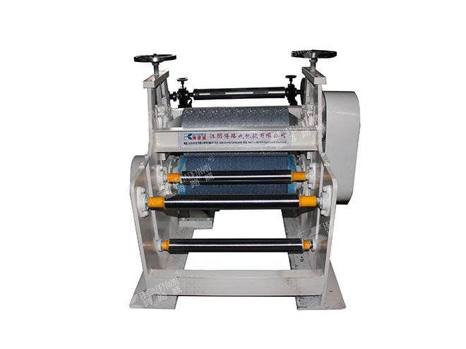 箔片壓紋機(jī) http://www.bfeng5.com/uploadfiles/211.149.255.8/webid1945/source_water/202202/164596991616.jpg